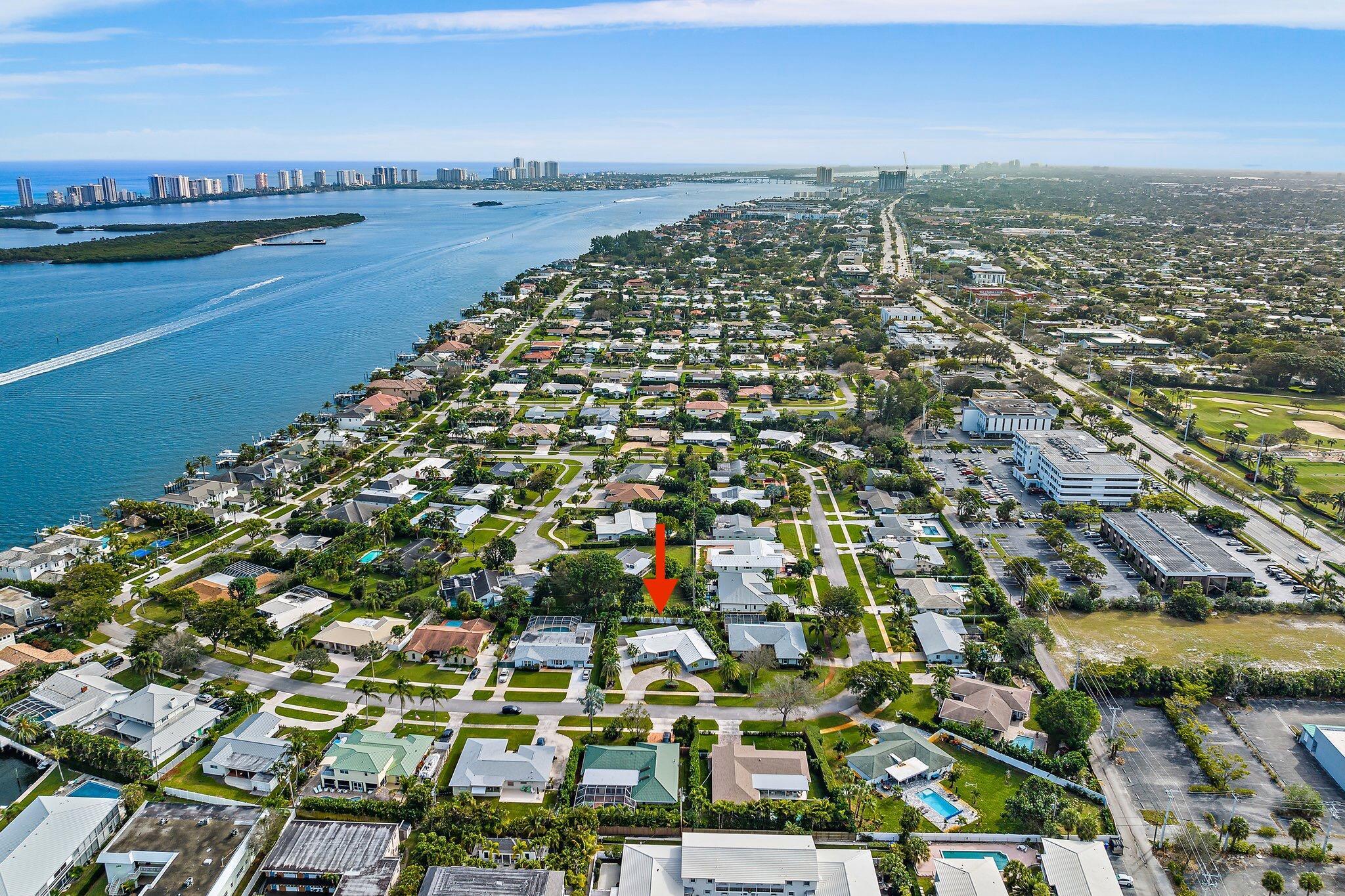 YACHT CLUB - Residential Lease