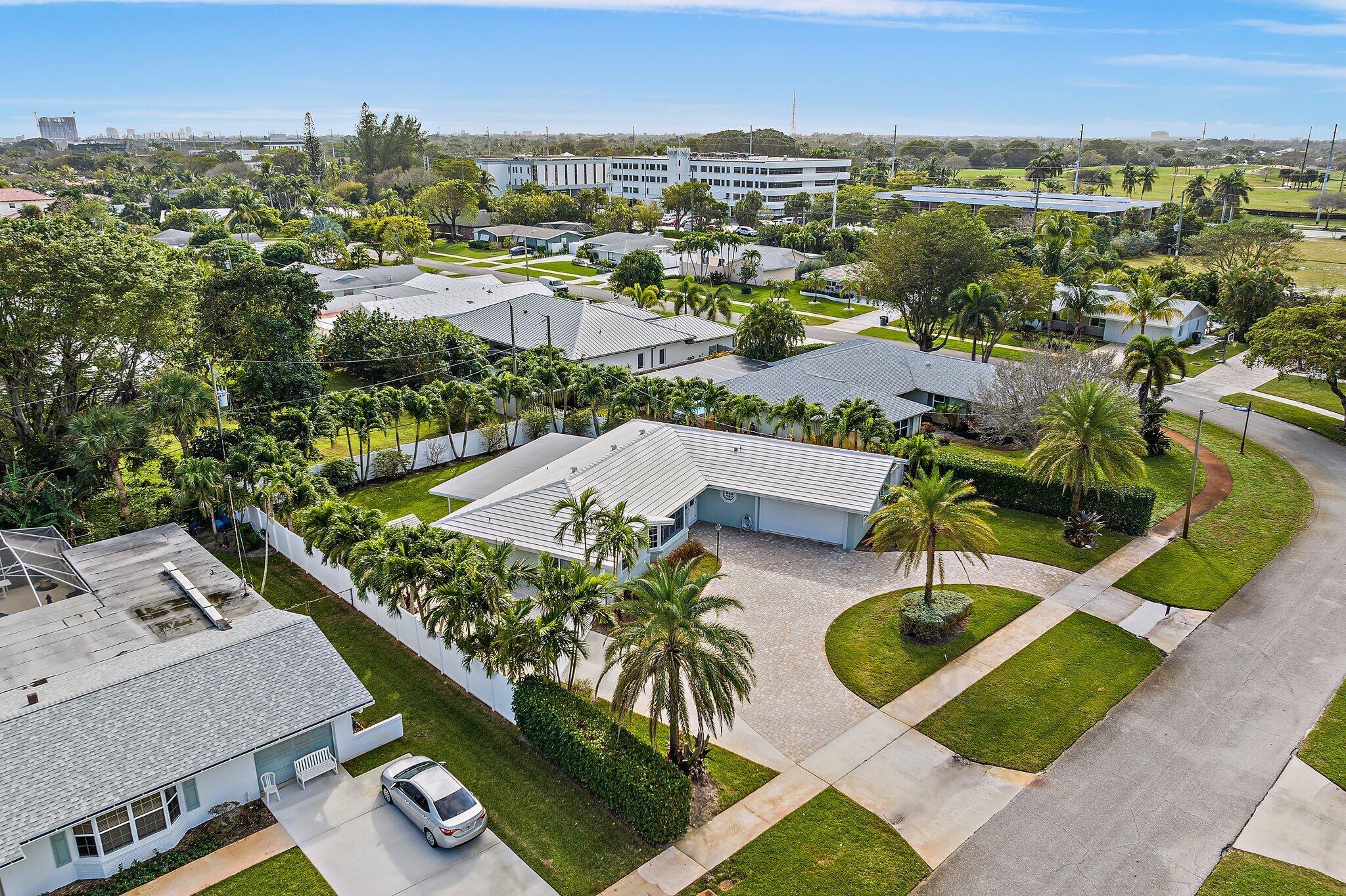 YACHT CLUB - Residential Lease