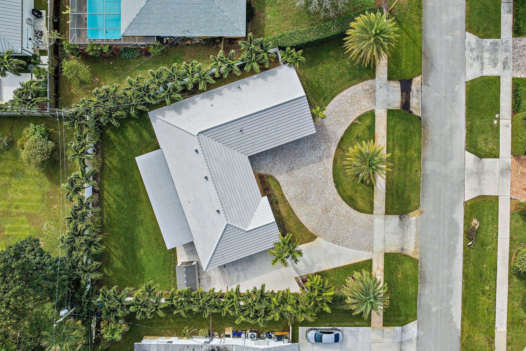 YACHT CLUB - Residential Lease