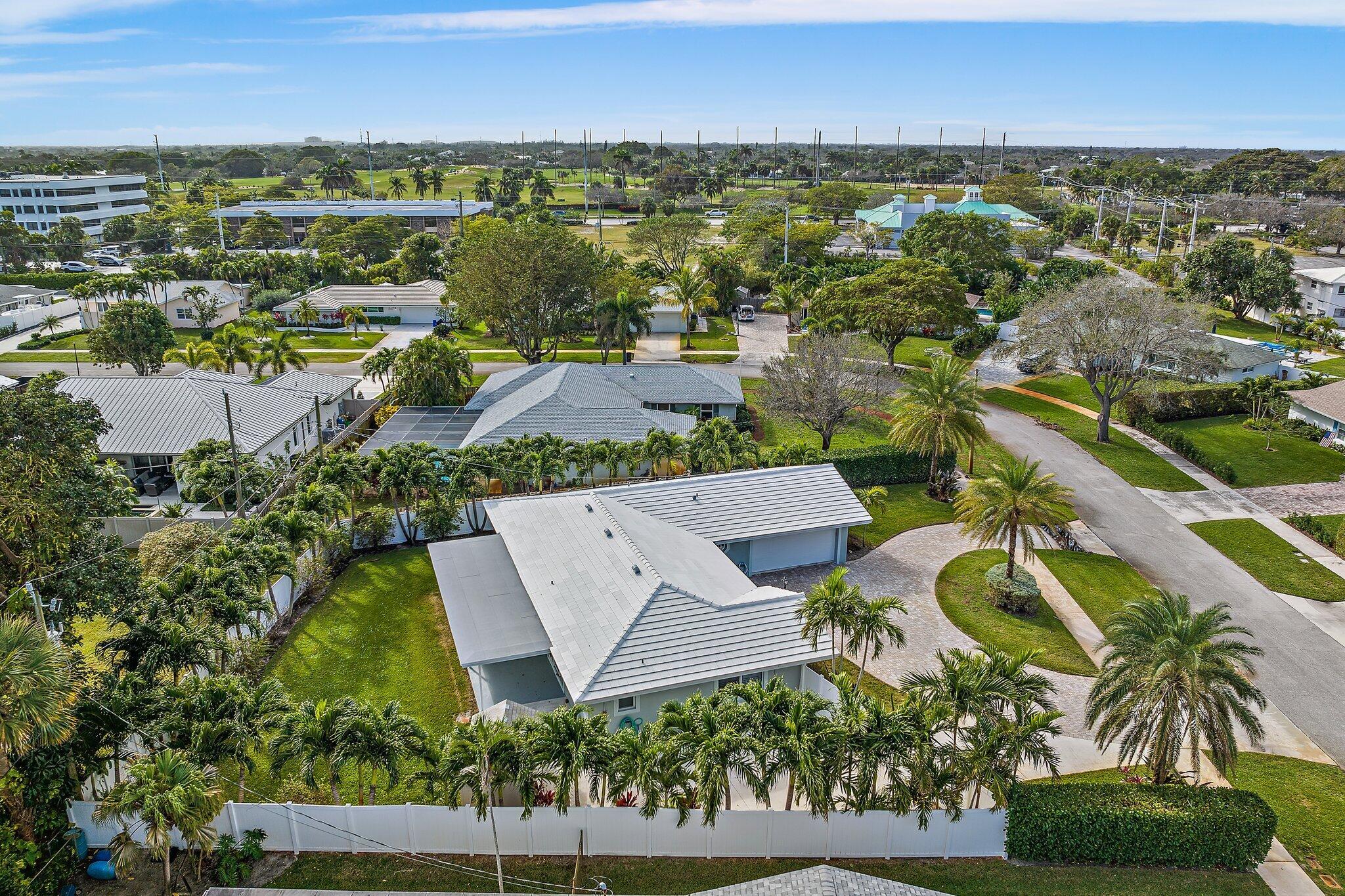 YACHT CLUB - Residential Lease