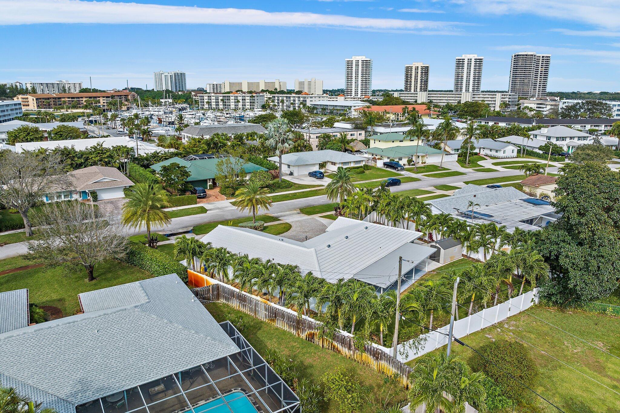 YACHT CLUB - Residential Lease