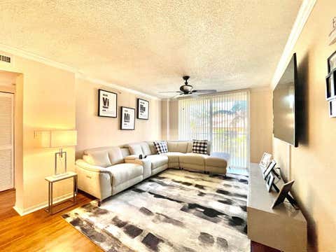 Featured picture for the property R10708121