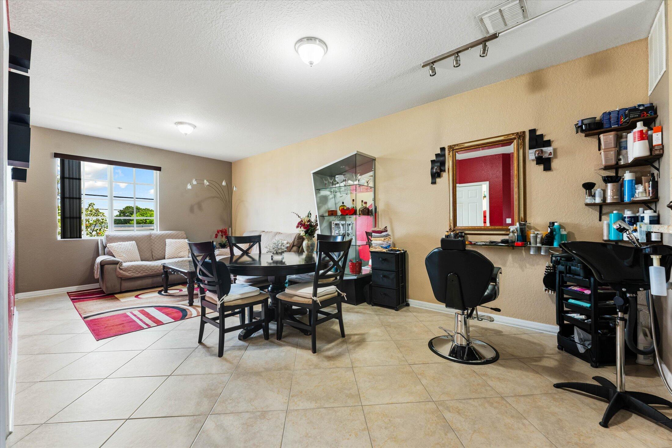 131 NW 2nd Avenue 3, Hallandale FL 33009