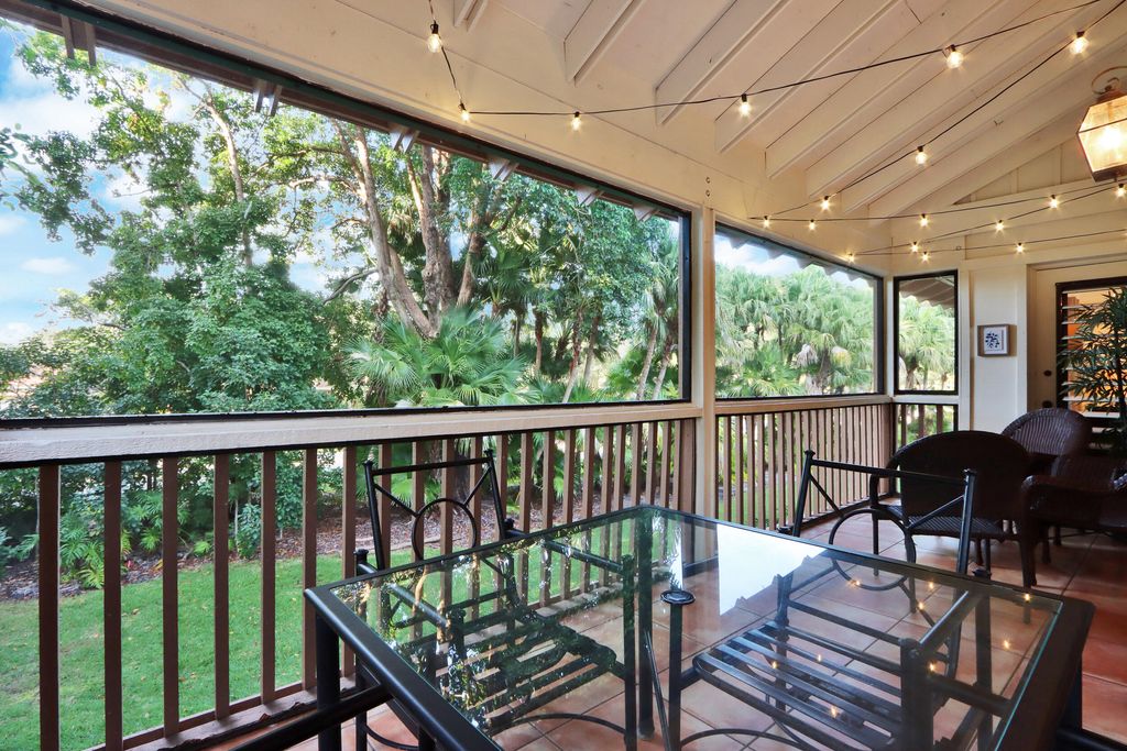 Photo of 110 Brackenwood Road, Palm Beach Gardens, FL 33418 (MLS # R11049859)