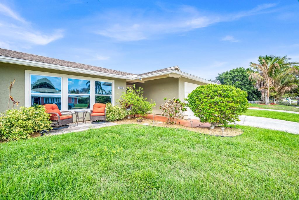 Photo of 4167 Russell Street, Jupiter, FL 33469 (MLS # B26008413)