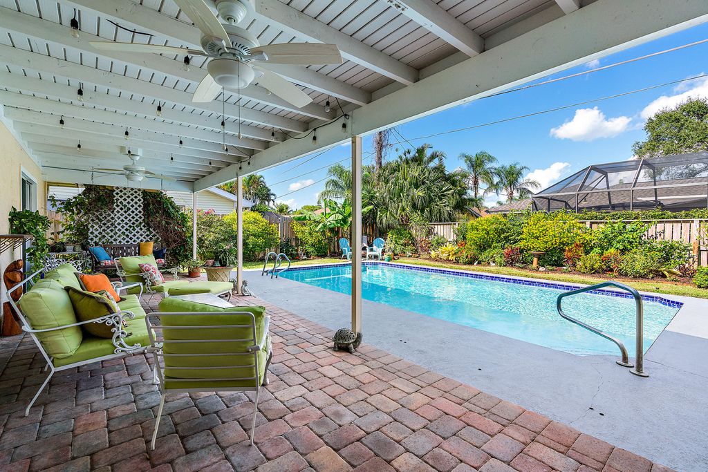 Photo of 4167 Russell Street, Jupiter, FL 33469 (MLS # B26008413)