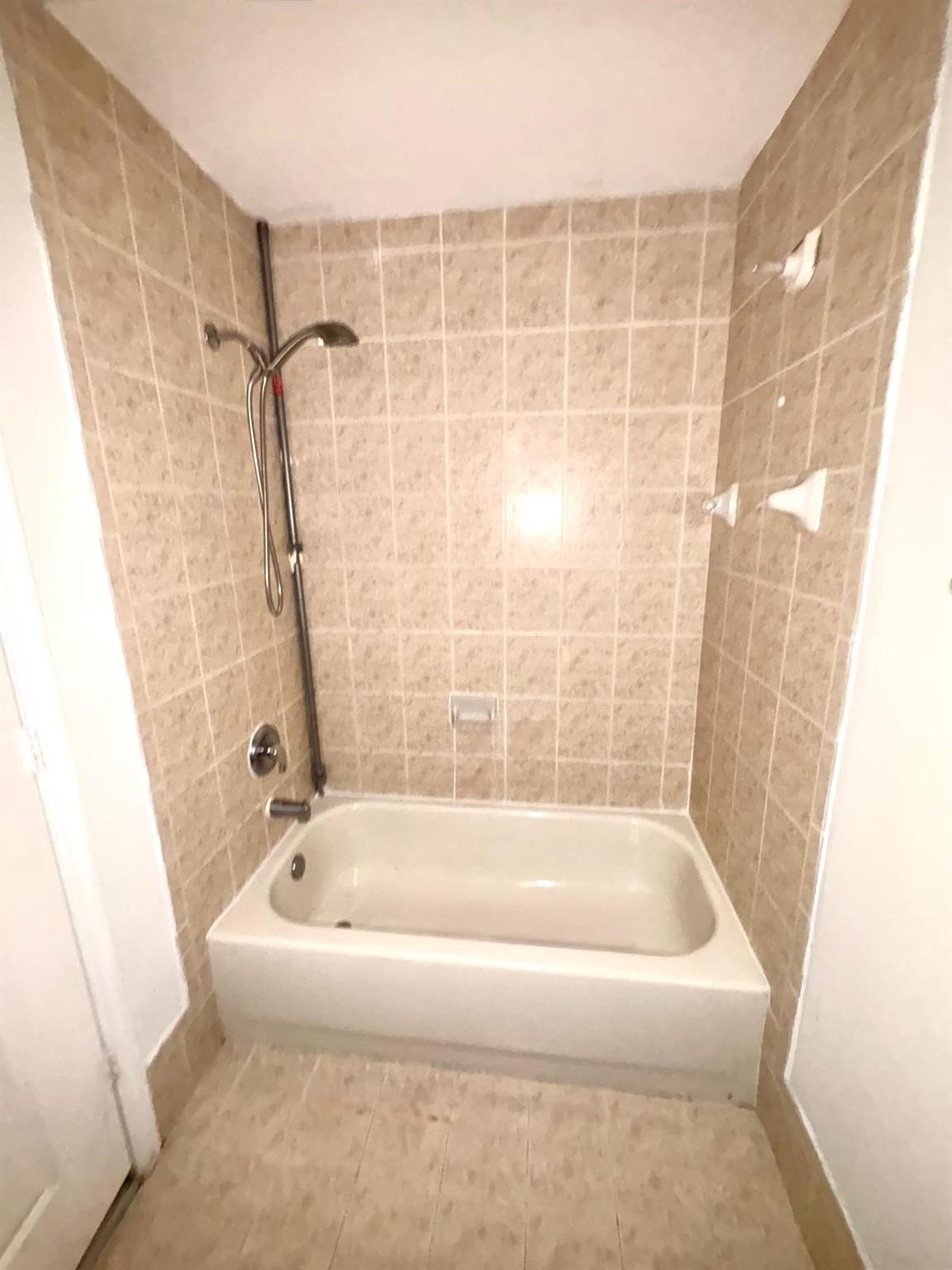 COURTYARDS THREE CONDO - Residential