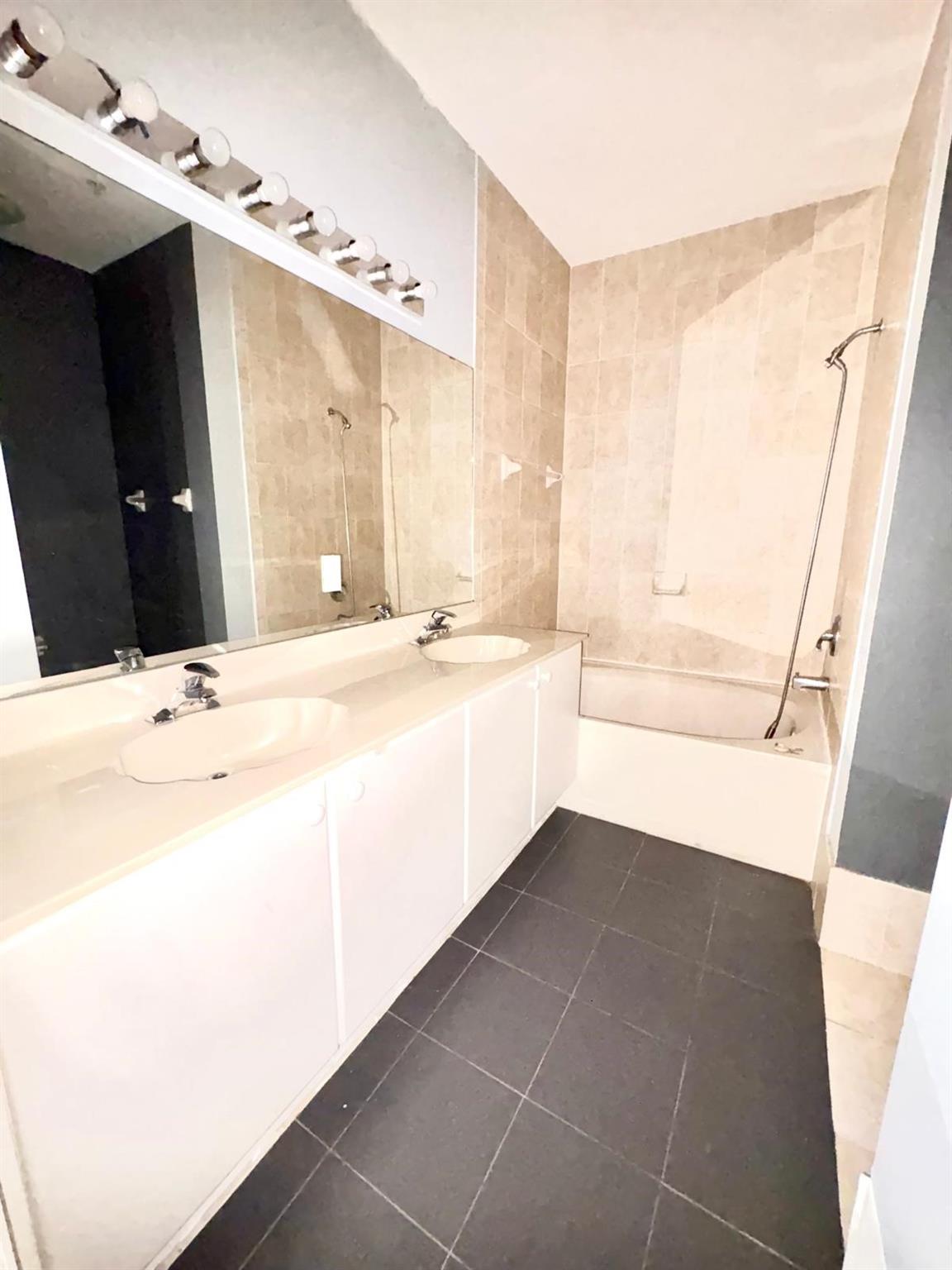 COURTYARDS THREE CONDO - Residential