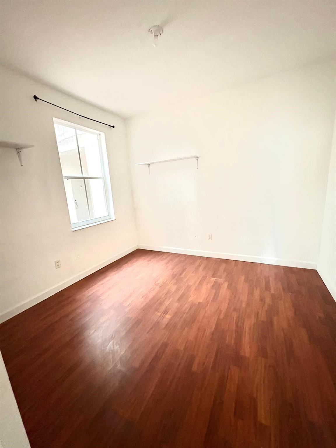 COURTYARDS THREE CONDO - Residential