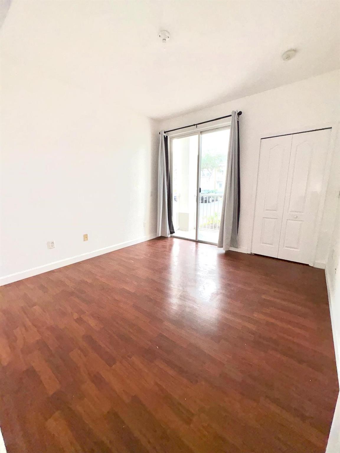 COURTYARDS THREE CONDO - Residential