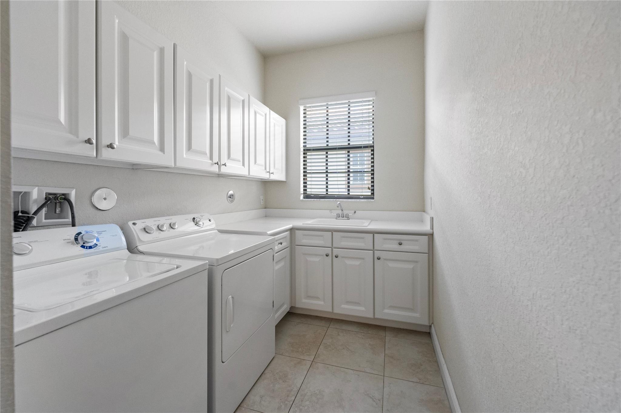 Debuys 180-147 B Miralago - Residential