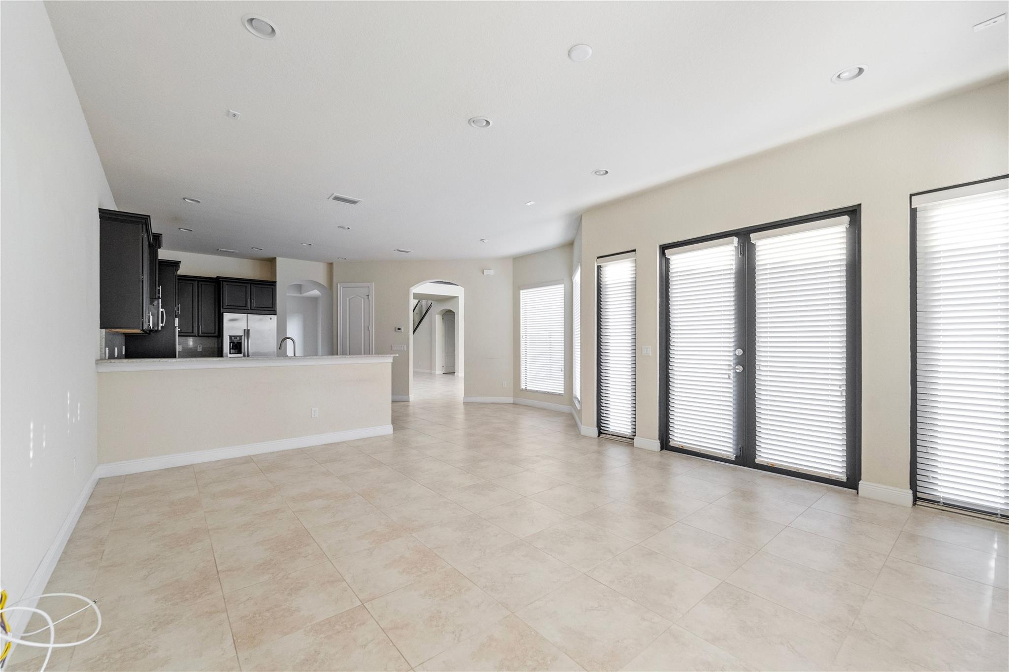 Debuys 180-147 B Miralago - Residential
