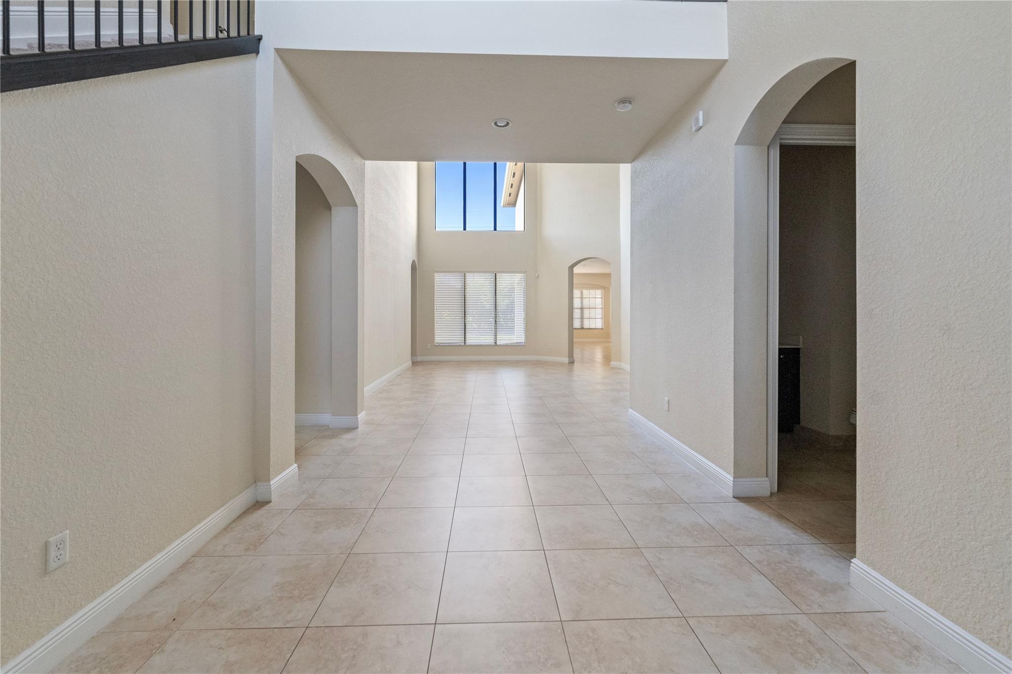 Debuys 180-147 B Miralago - Residential