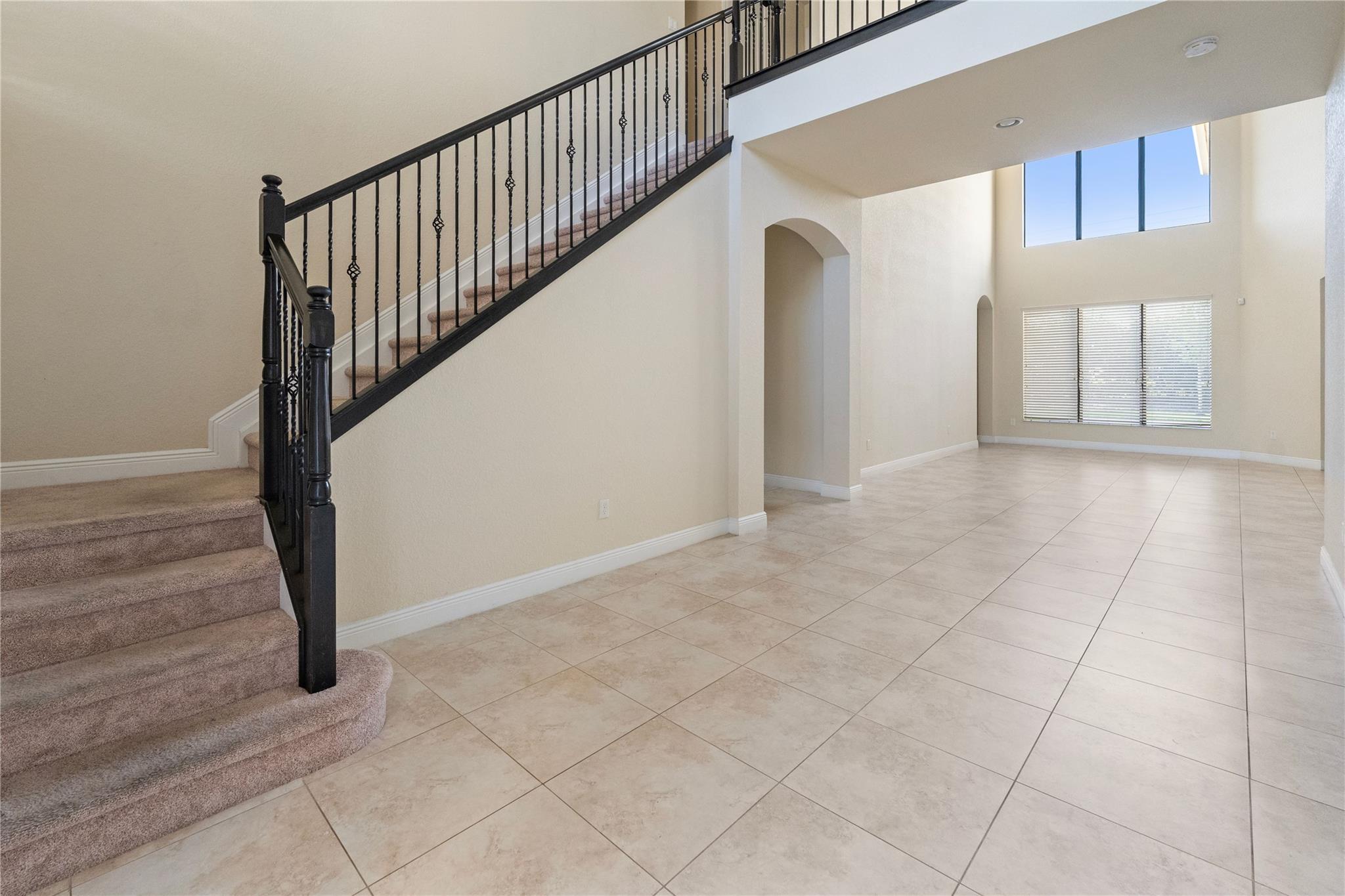 Debuys 180-147 B Miralago - Residential