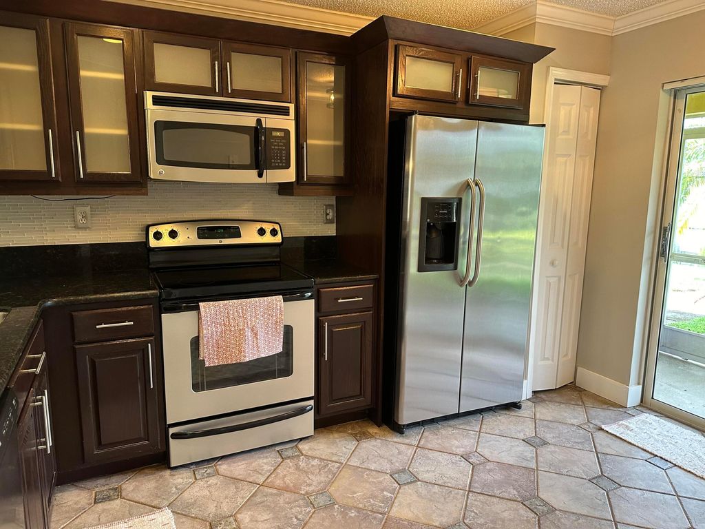 Photo of 1044 Arezzo Circle, Boynton Beach, FL 33436 (MLS # R10996455)