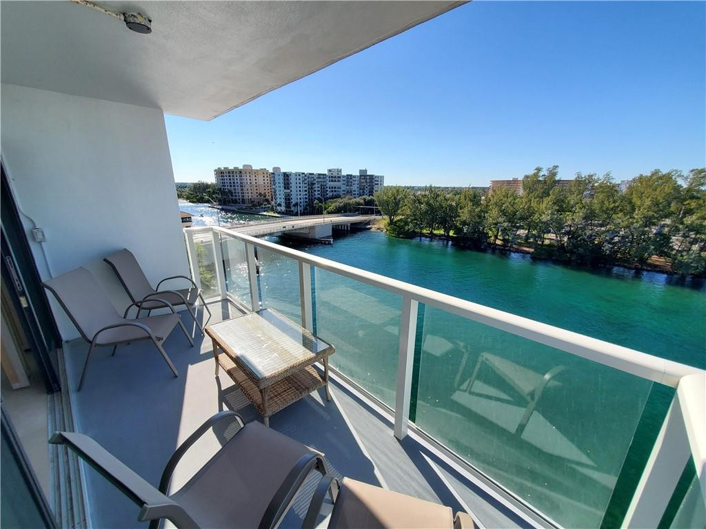 1401 N Riverside Drive 807