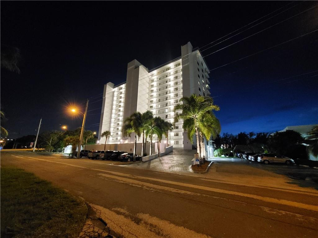1401 N Riverside Drive 807