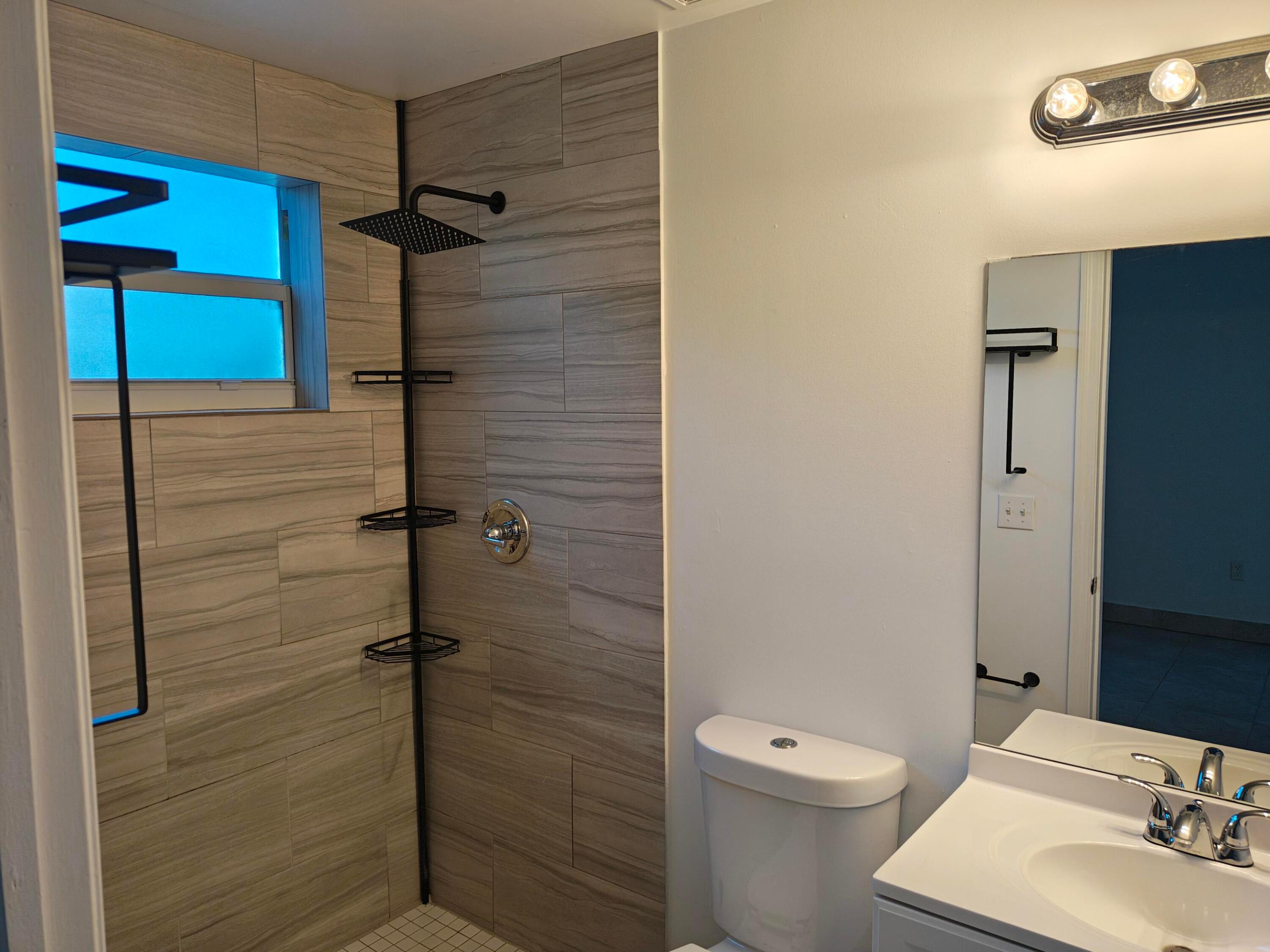 HOLLYWOOD PARK - Residential Lease