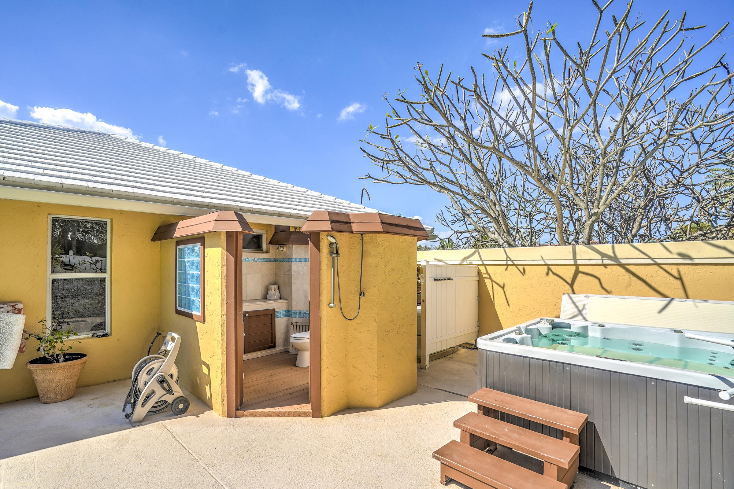 PALM BEACH ISLES 2 - Residential