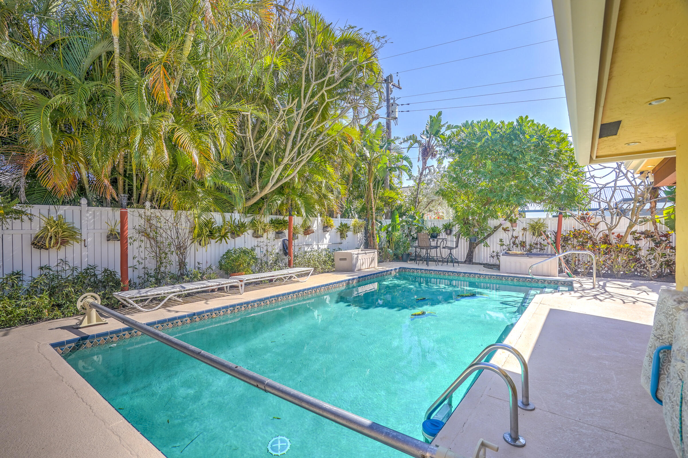 PALM BEACH ISLES 2 - Residential