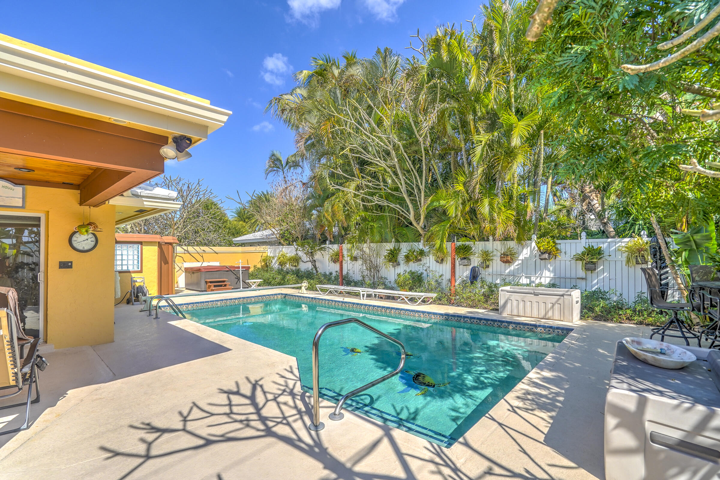 PALM BEACH ISLES 2 - Residential