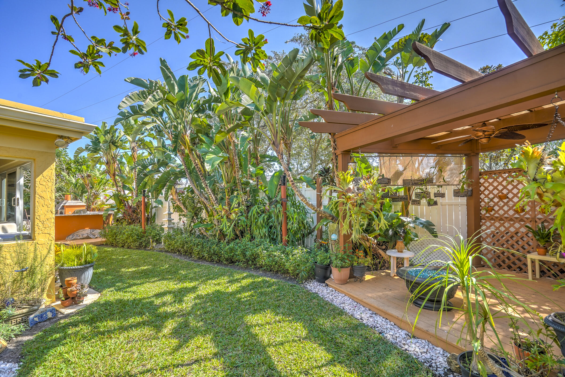 PALM BEACH ISLES 2 - Residential