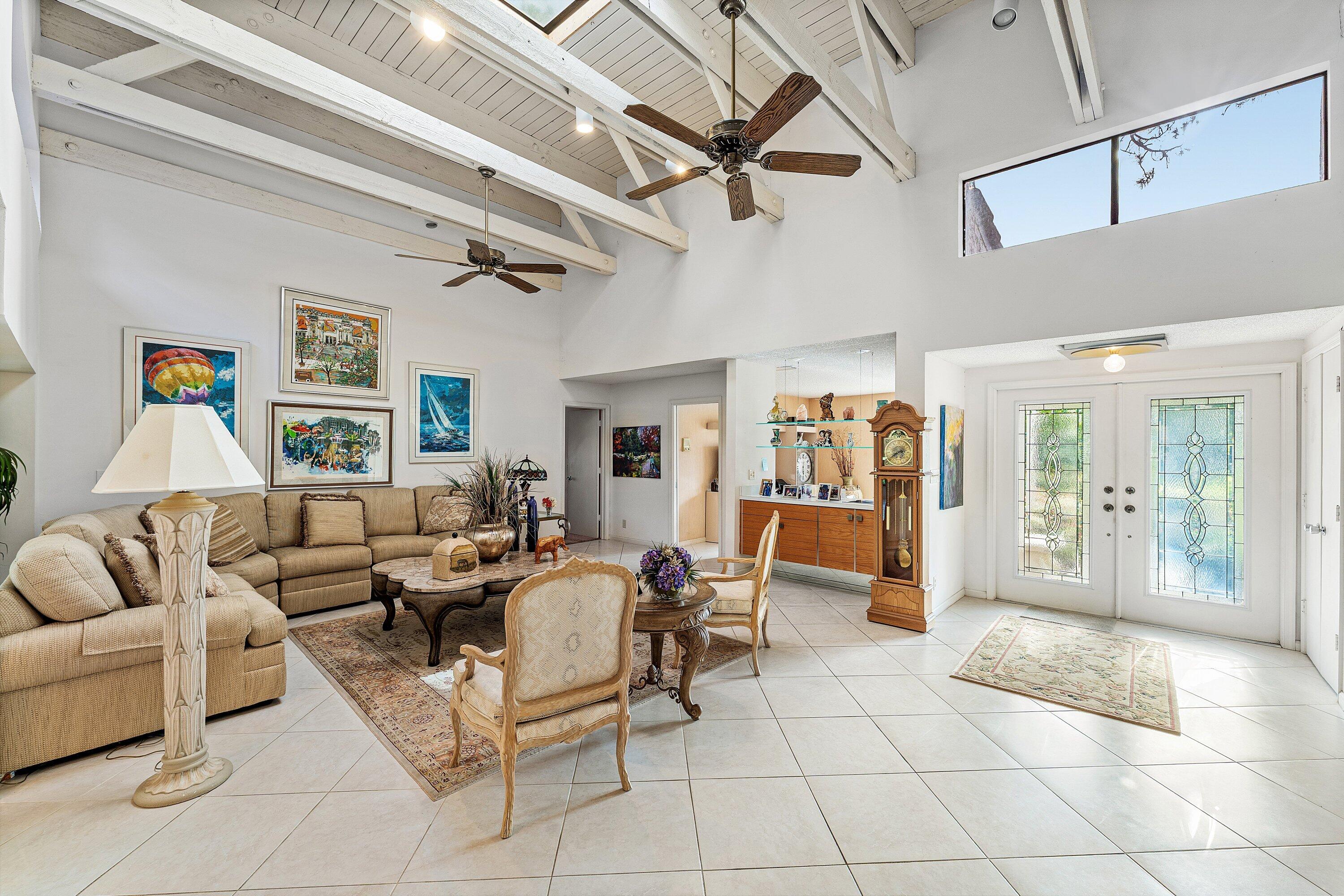 643 W Lakewoode Circle