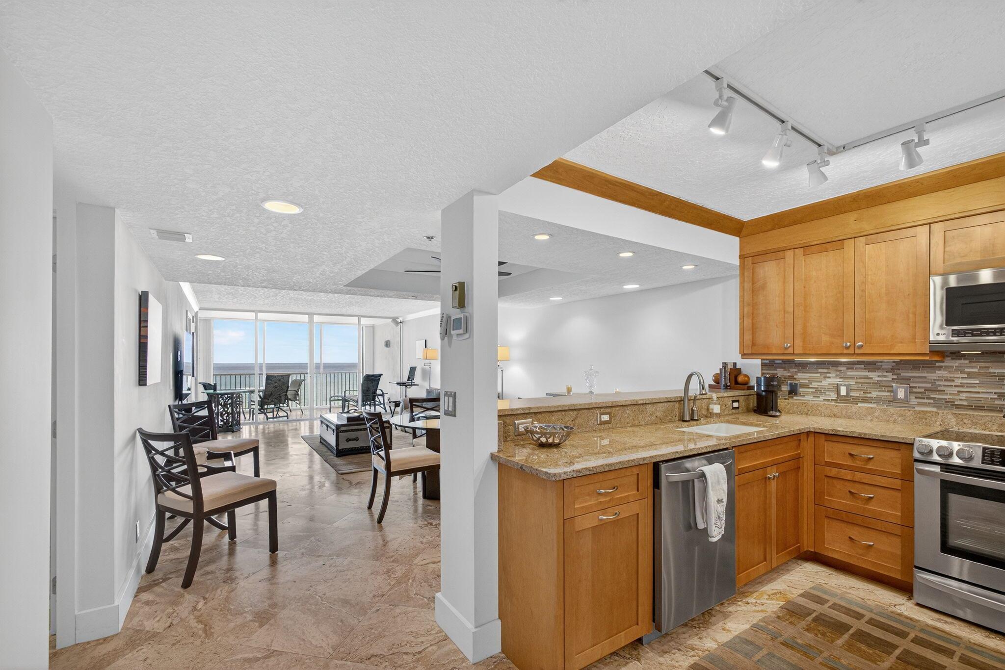 THE TOWER JUNO BY THE SEA - Residential