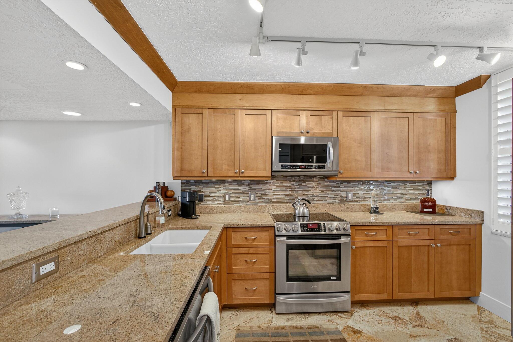 THE TOWER JUNO BY THE SEA - Residential