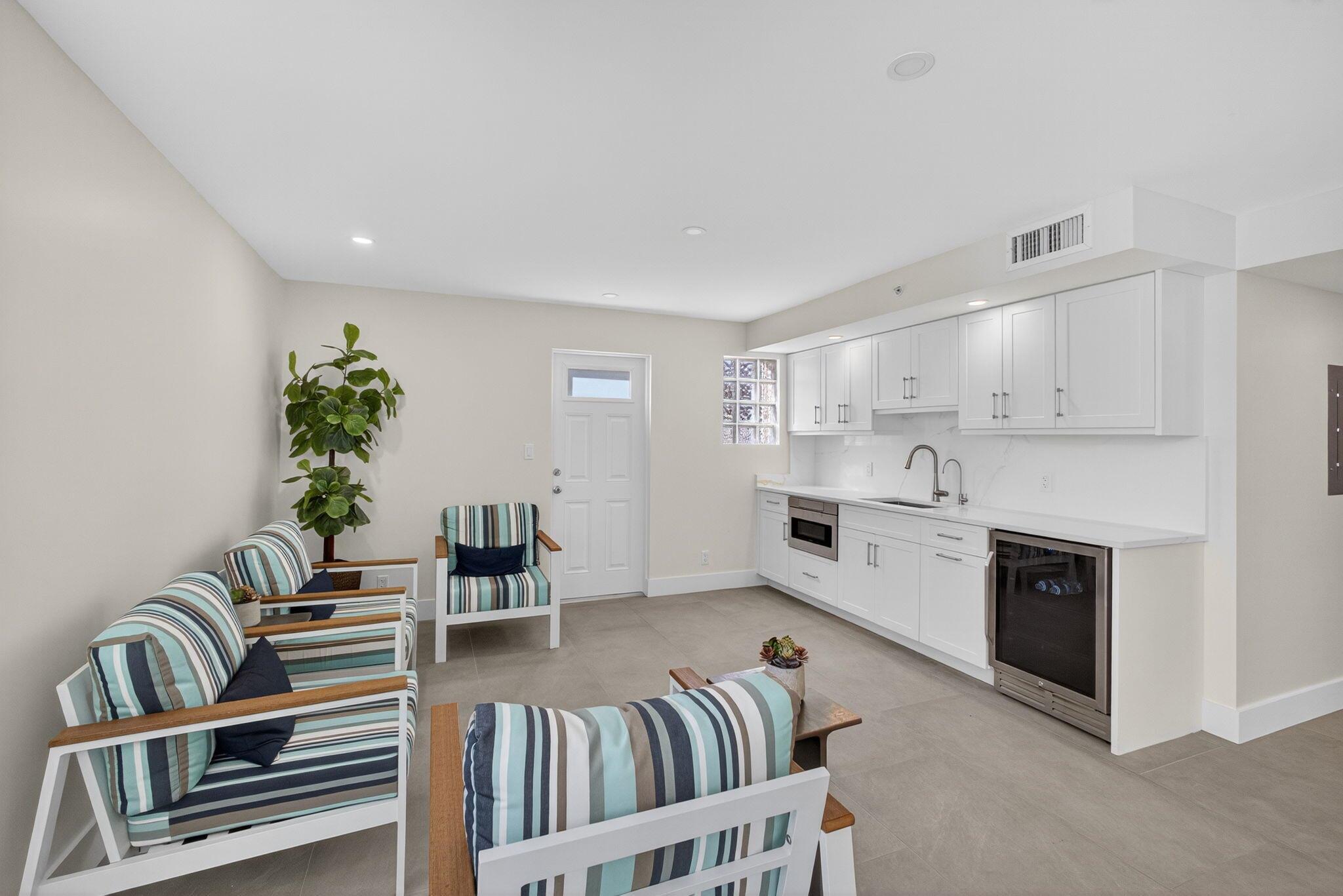 THE TOWER JUNO BY THE SEA - Residential