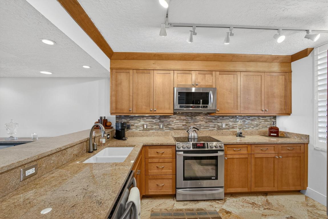 THE TOWER JUNO BY THE SEA NORTH CONDO THE TOWER - Residential