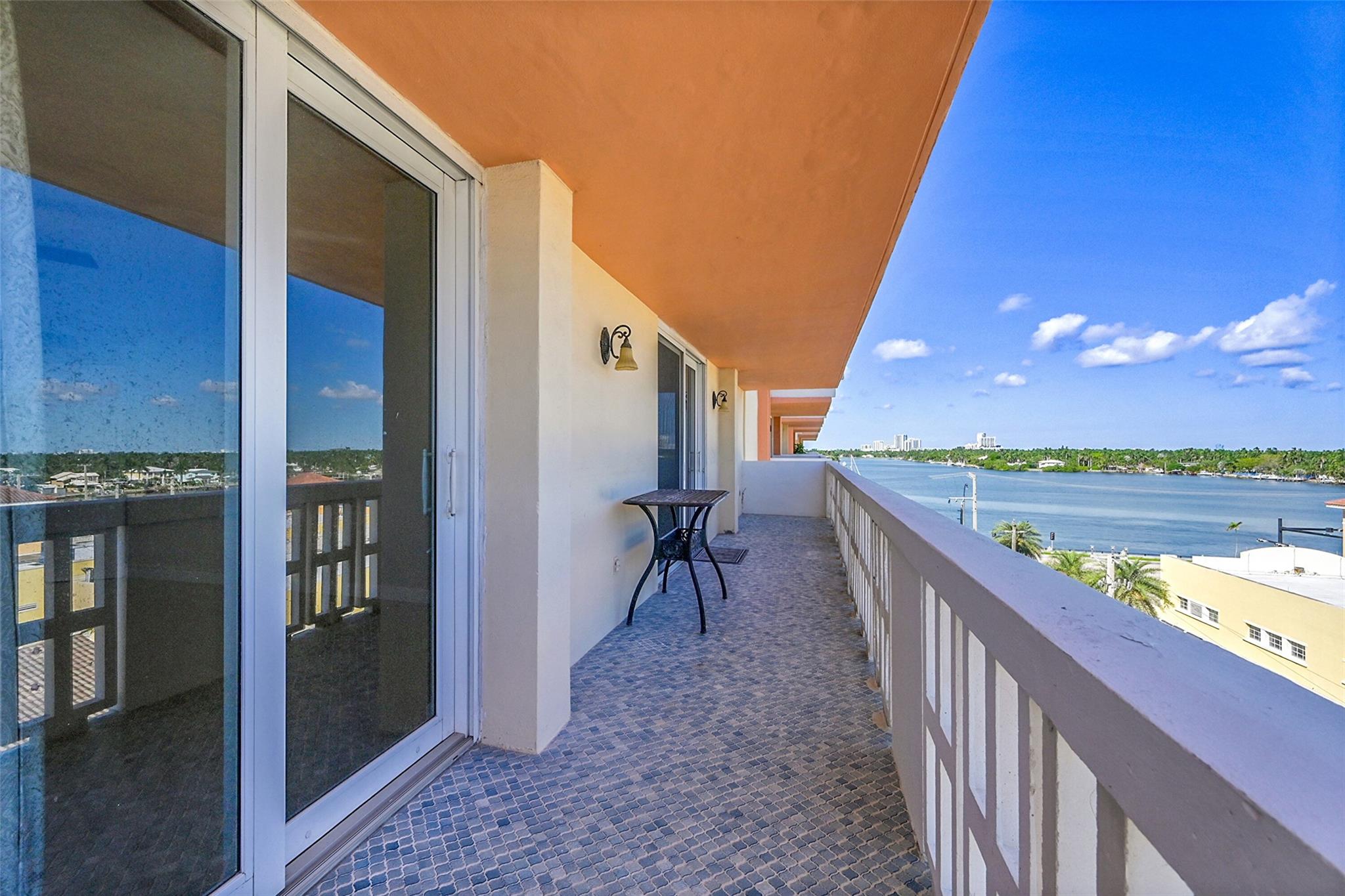 VALIANT HOOUSE - Residential