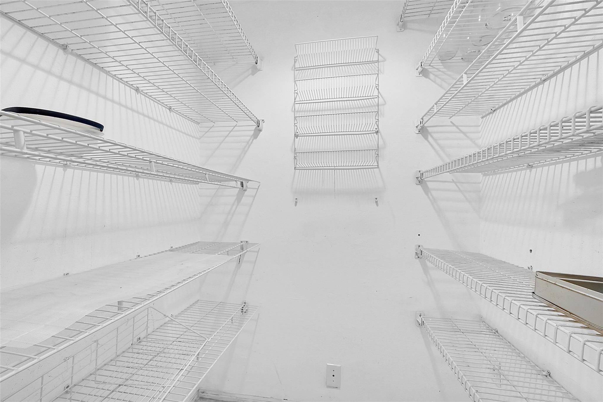 VALIANT HOOUSE - Residential