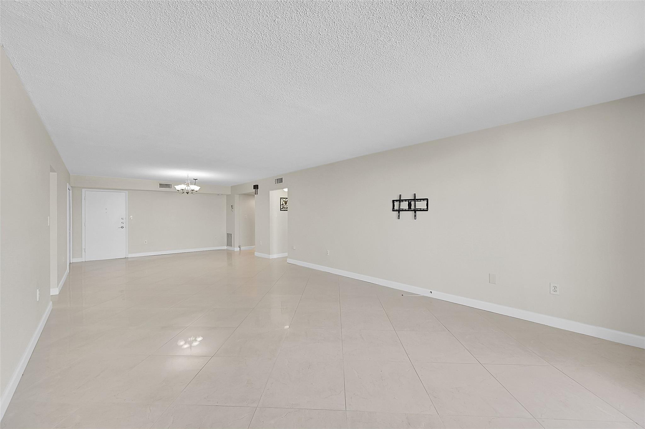 VALIANT HOOUSE - Residential
