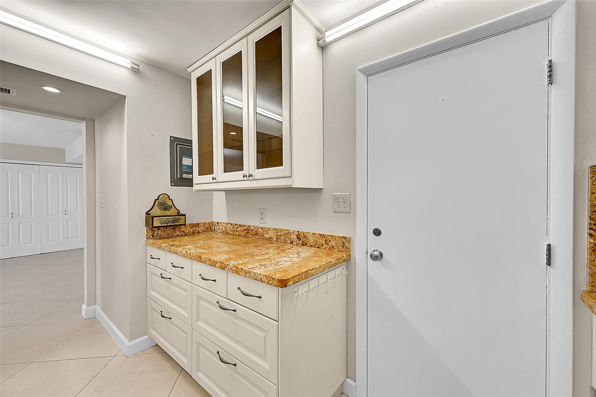VALIANT HOOUSE - Residential
