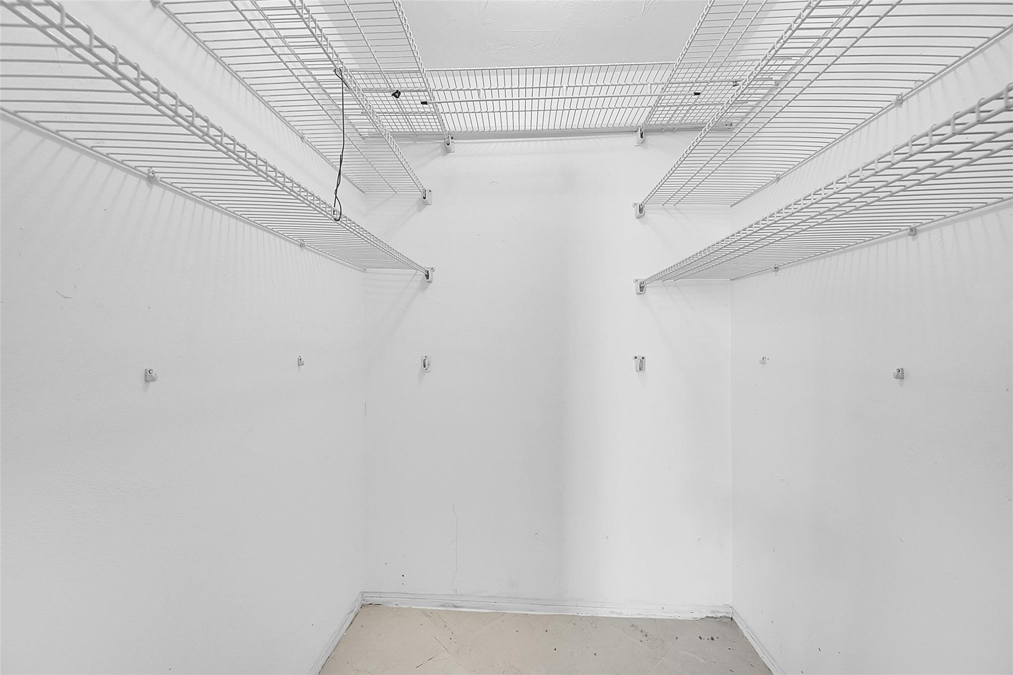 VALIANT HOOUSE - Residential