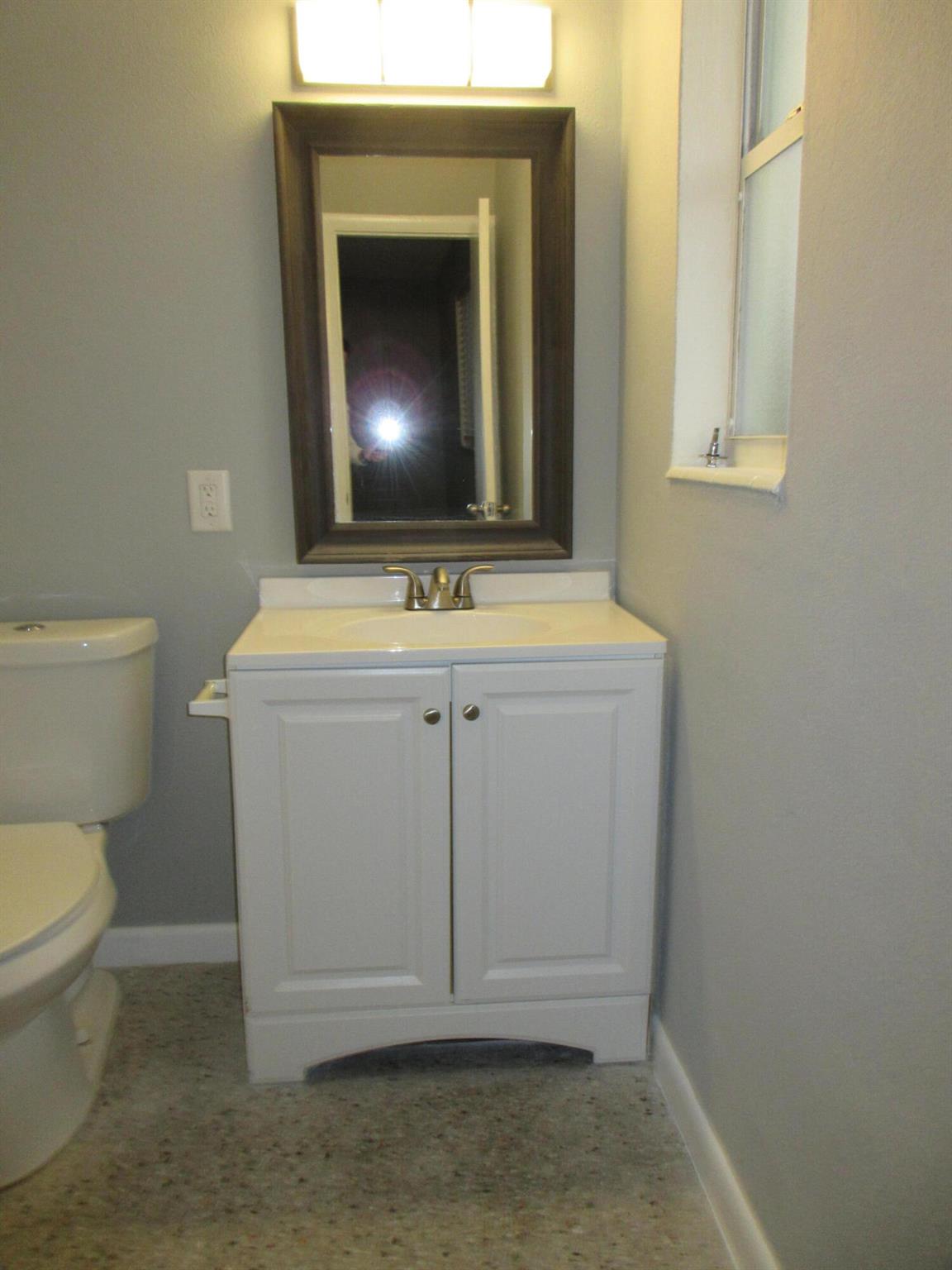 LAKE WORTH TOWN - Residential Lease