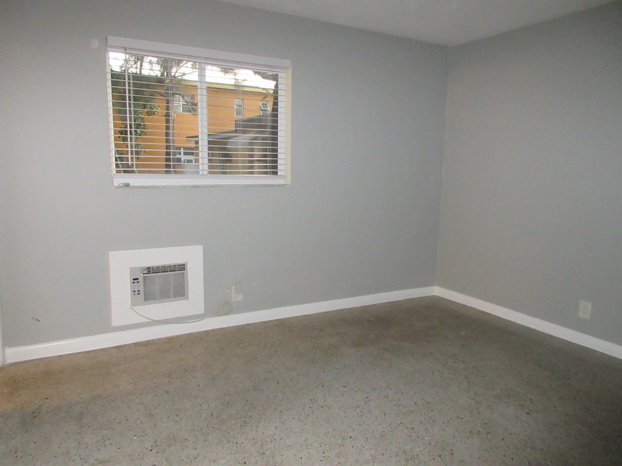 LAKE WORTH TOWN - Residential Lease