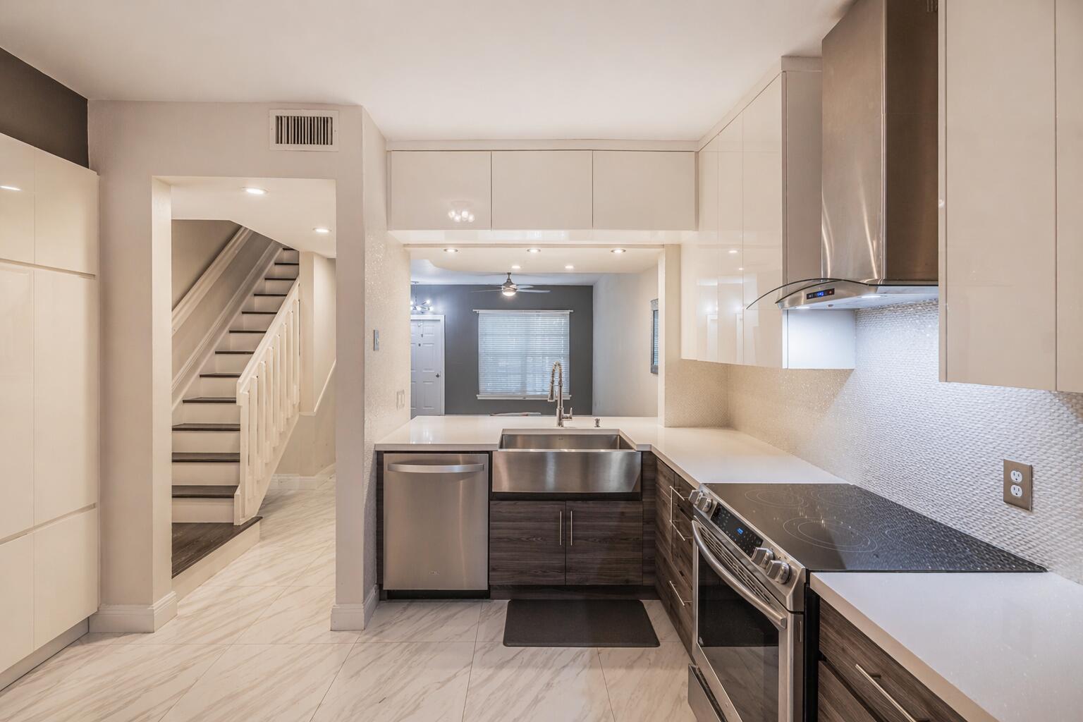 CORAL GATE SECTION TEN - Residential Lease