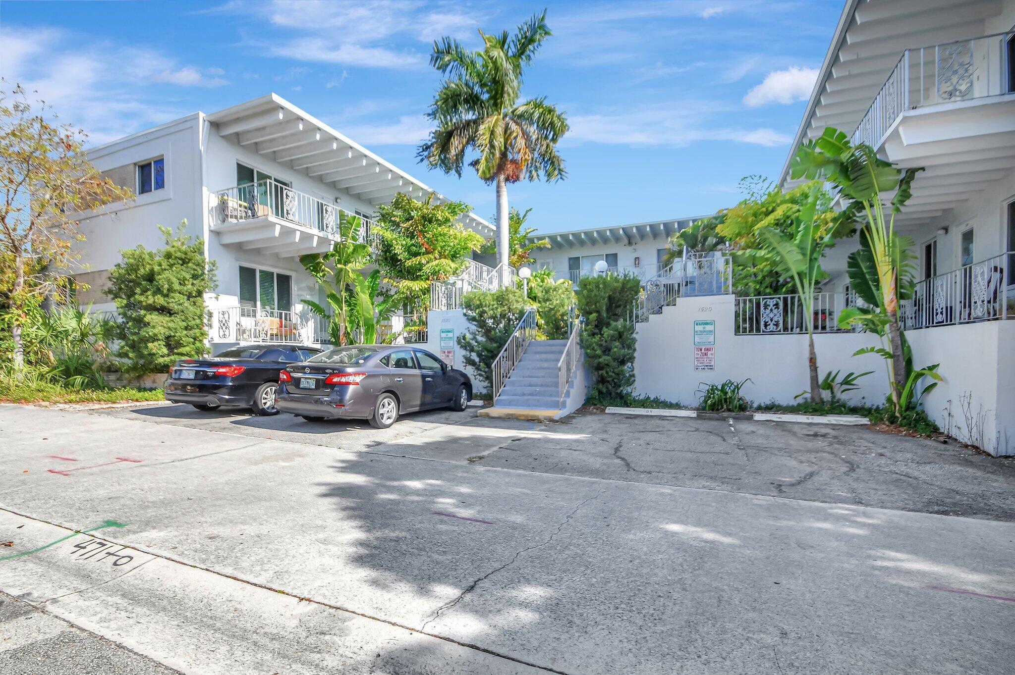 Charming 1 bed, 1 bath unit in boutique adult building on the second floor. Light kitchen, tile floors, close to downtown Lake Worth, ocean, golf, and parks. Complete Hurricane Impact widows and door with lovely garden area.