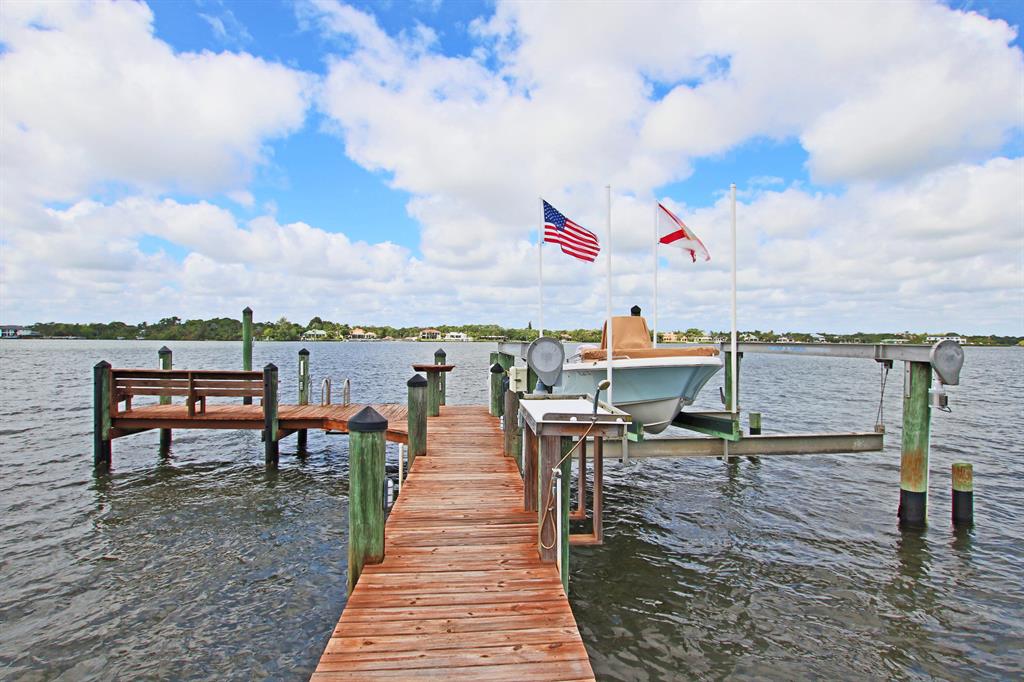 TEQUESTA COUNTRY CLUB - Residential