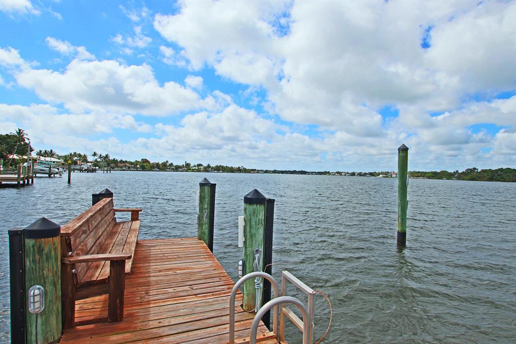 TEQUESTA COUNTRY CLUB - Residential