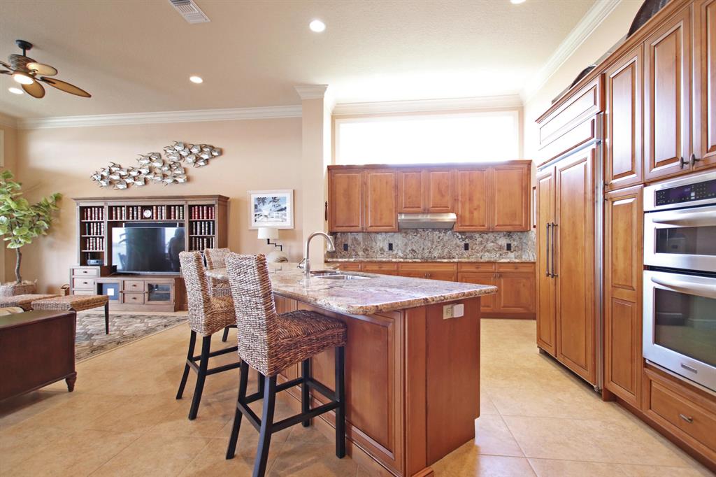 TEQUESTA COUNTRY CLUB - Residential