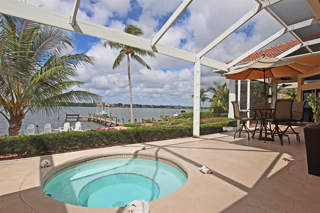 TEQUESTA COUNTRY CLUB - Residential