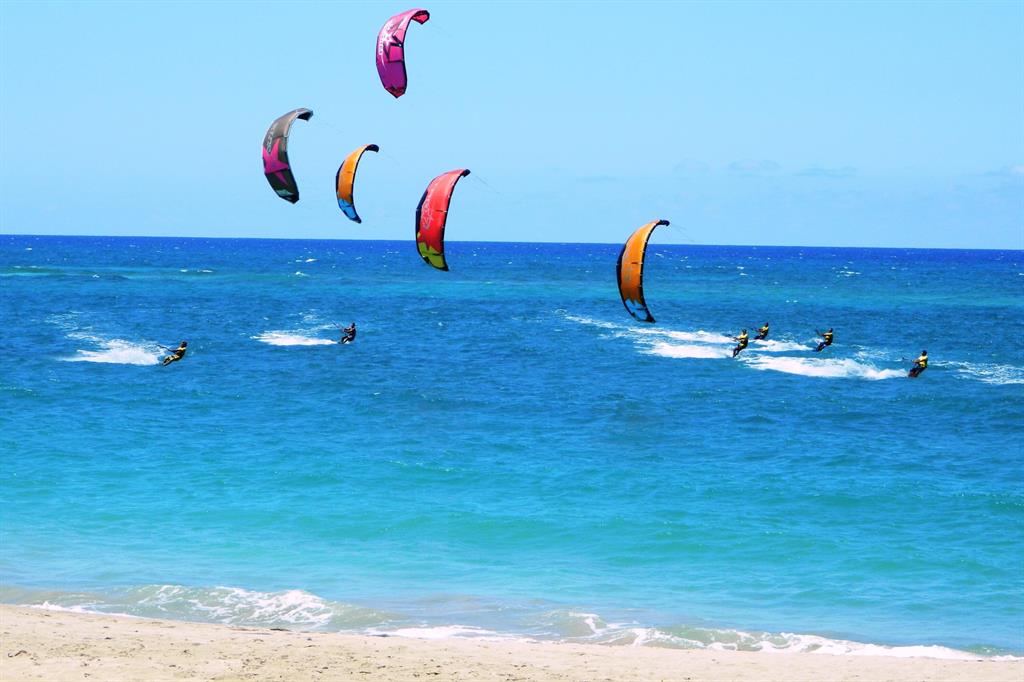 TEQUESTA COUNTRY CLUB - Residential