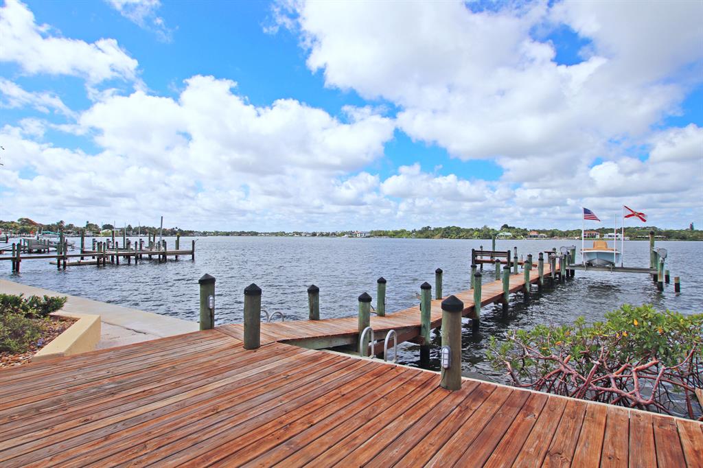 TEQUESTA COUNTRY CLUB - Residential