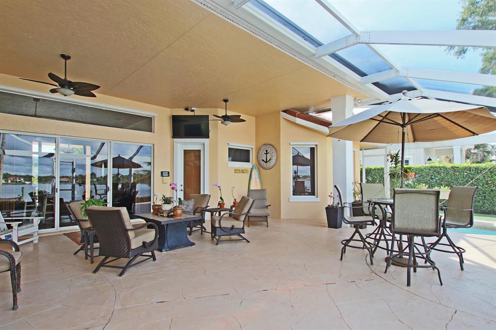 TEQUESTA COUNTRY CLUB - Residential