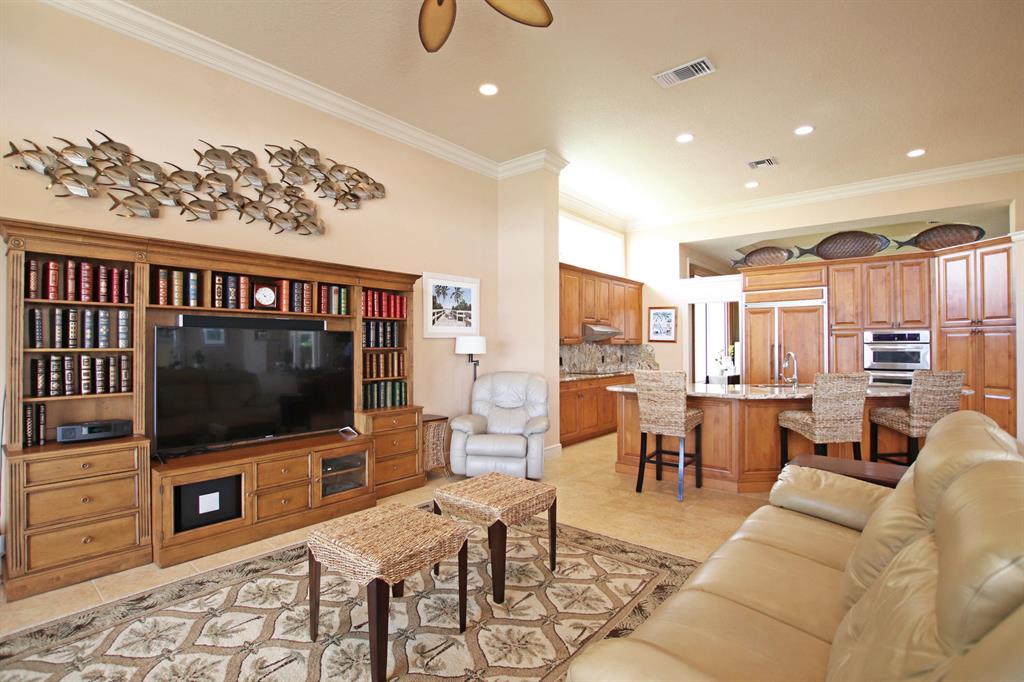 TEQUESTA COUNTRY CLUB - Residential