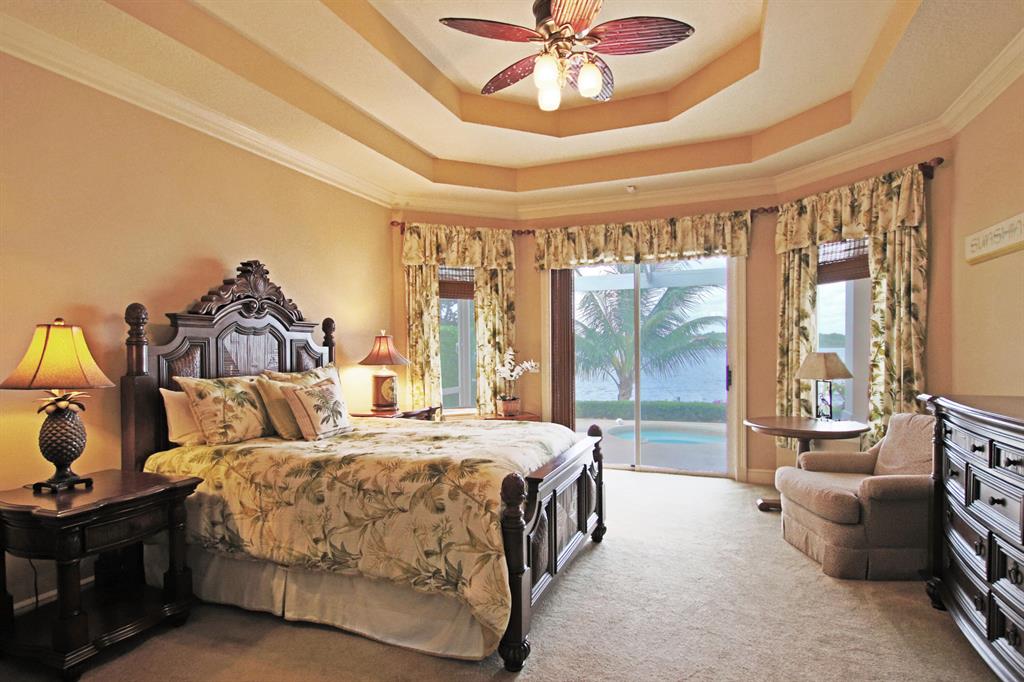 TEQUESTA COUNTRY CLUB - Residential