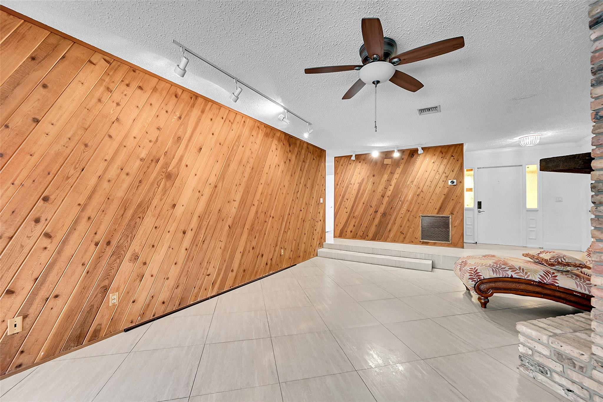 Crystal Heights 80-48 B - Residential Lease